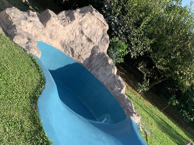 Realizim strukture shkembore dekorative me gur artificial Realizim strukture shkembore dekorative me gur artificial